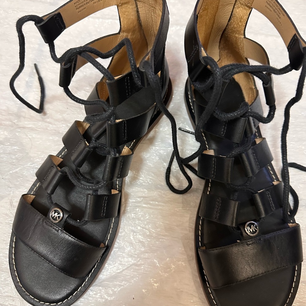 MICHAEL Michael Kors black strap on sandals - Size 9M